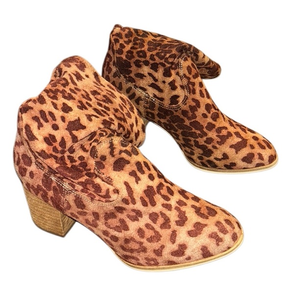 Leopard Print Hey Girl by Corkys Ankle Cowgirl Boots - Size 7 NWOB - Picture 8 of 12